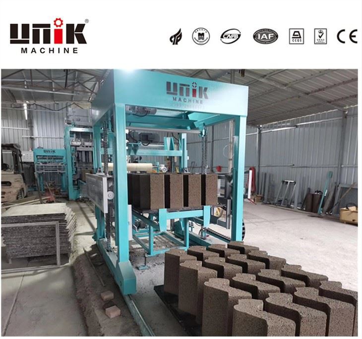 Hydrafik Interlocking Blok Nggawe Mesin